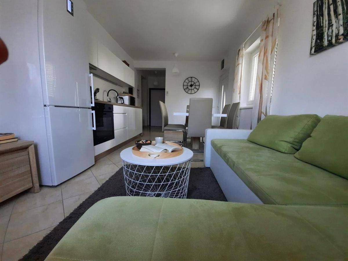 Apartments Adrijana Malinska Εξωτερικό φωτογραφία